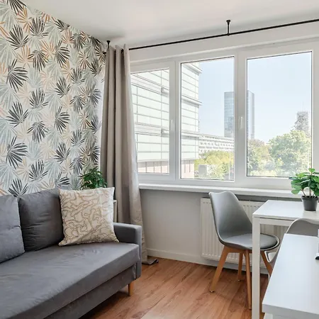 Centre By Arrenda Apartment